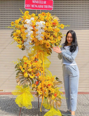 Kệ hoa chúc mừng