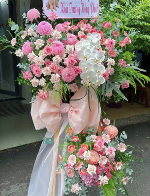 Kệ hoa khai trương 01